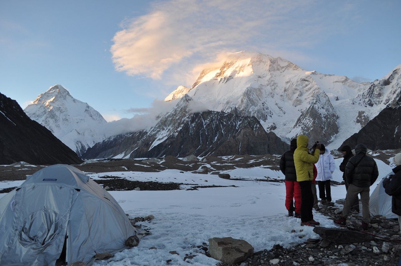 Broad Peak 8047m Summit Panorama